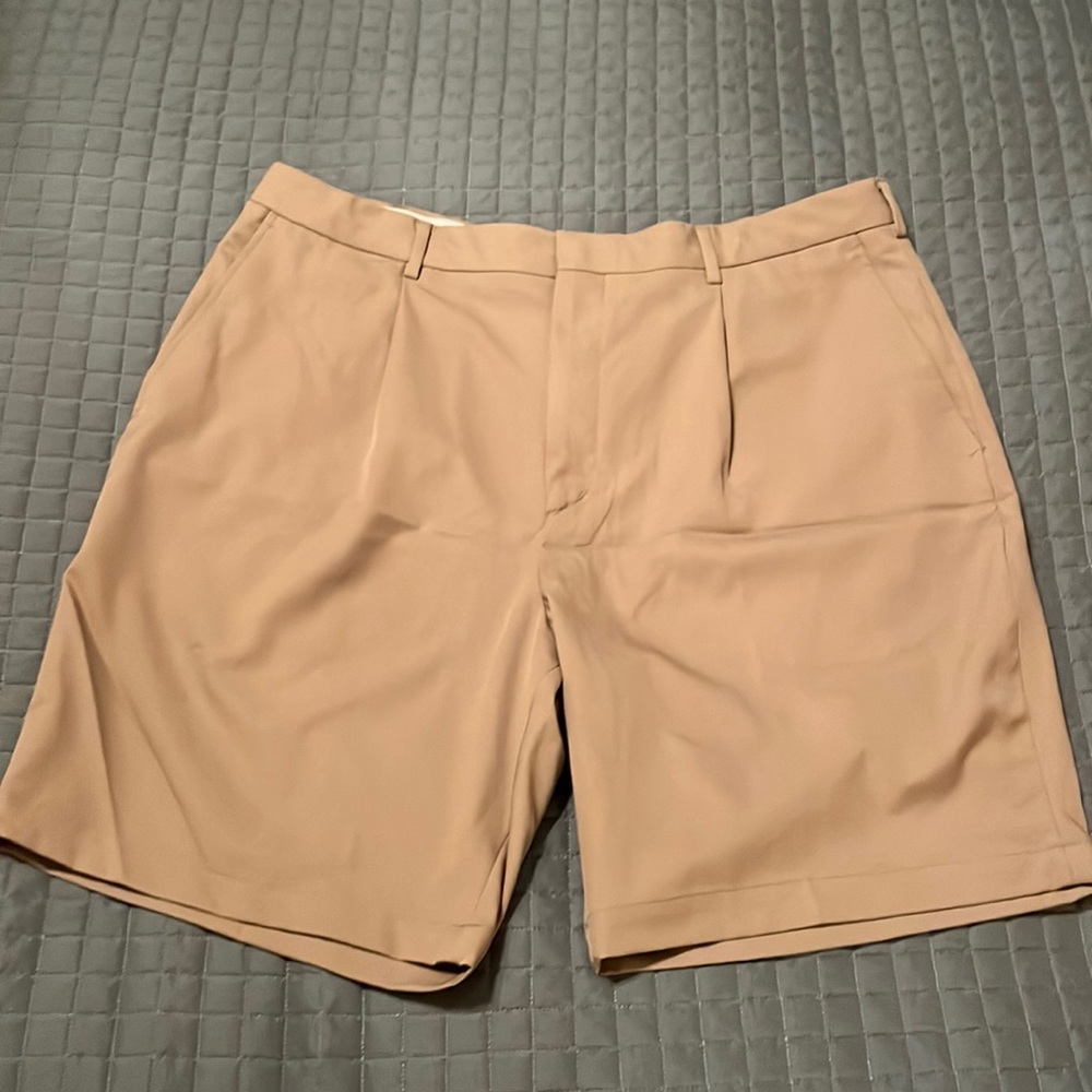 Walter Hagen Khaki Golf Shorts Size 40